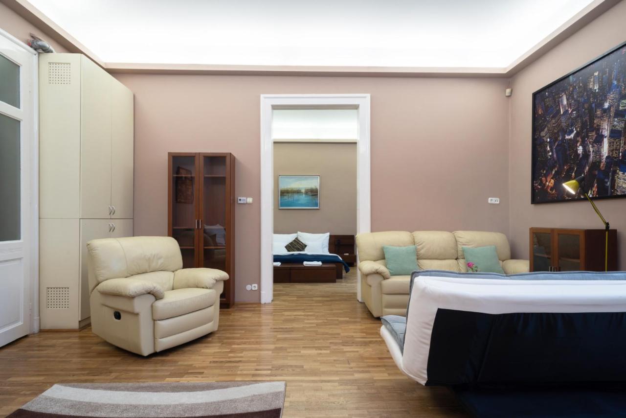 Kiraly Central Apartment With Free Parking And Ac Budapest Exterior photo